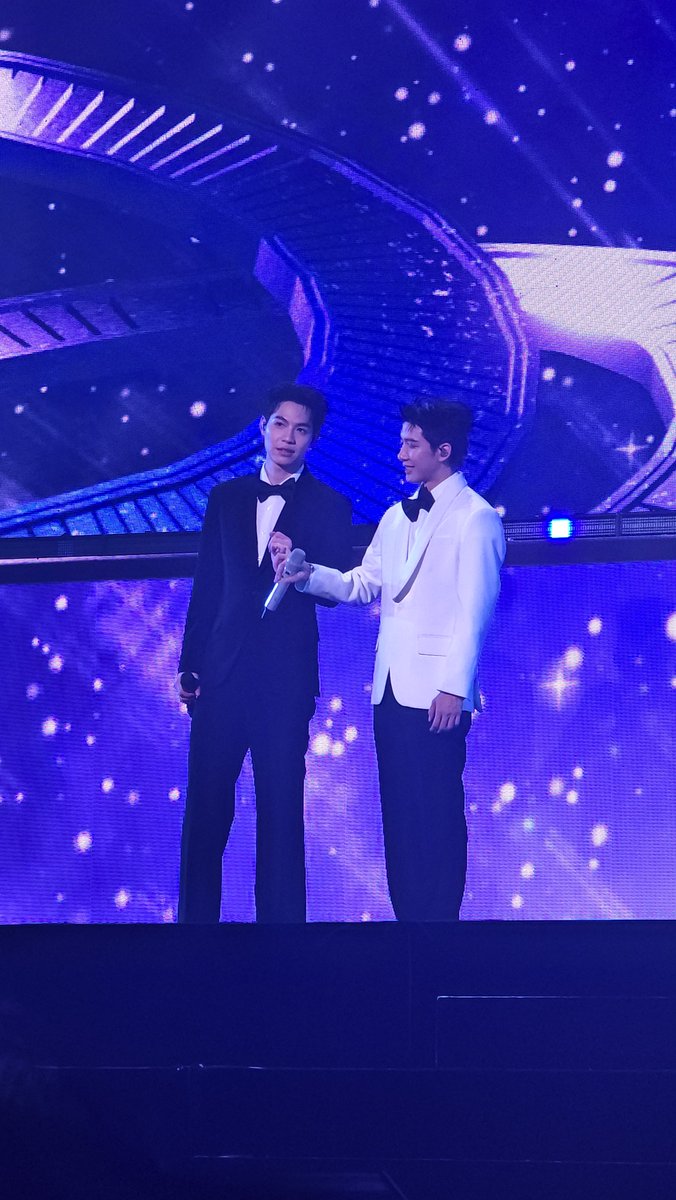 ForKhaotungg_'s tweet photo. คุณชายคณพันธ์ คุณชายธนวัฒน์

EMBPFK FEEL THE FUN TOGETHER

#FFFPartyConcert2026D2
#khaotungg #เฟิร์สข้าวตัง https://t.co/qxw7jxEWyy