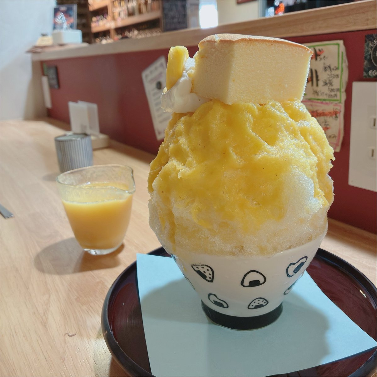 hirochu77's tweet photo. キーマカレー牛すじかき氷
きな粉バター黒豆かき氷
台湾パインかき氷
たべてきたよー https://t.co/Y9mubi311v