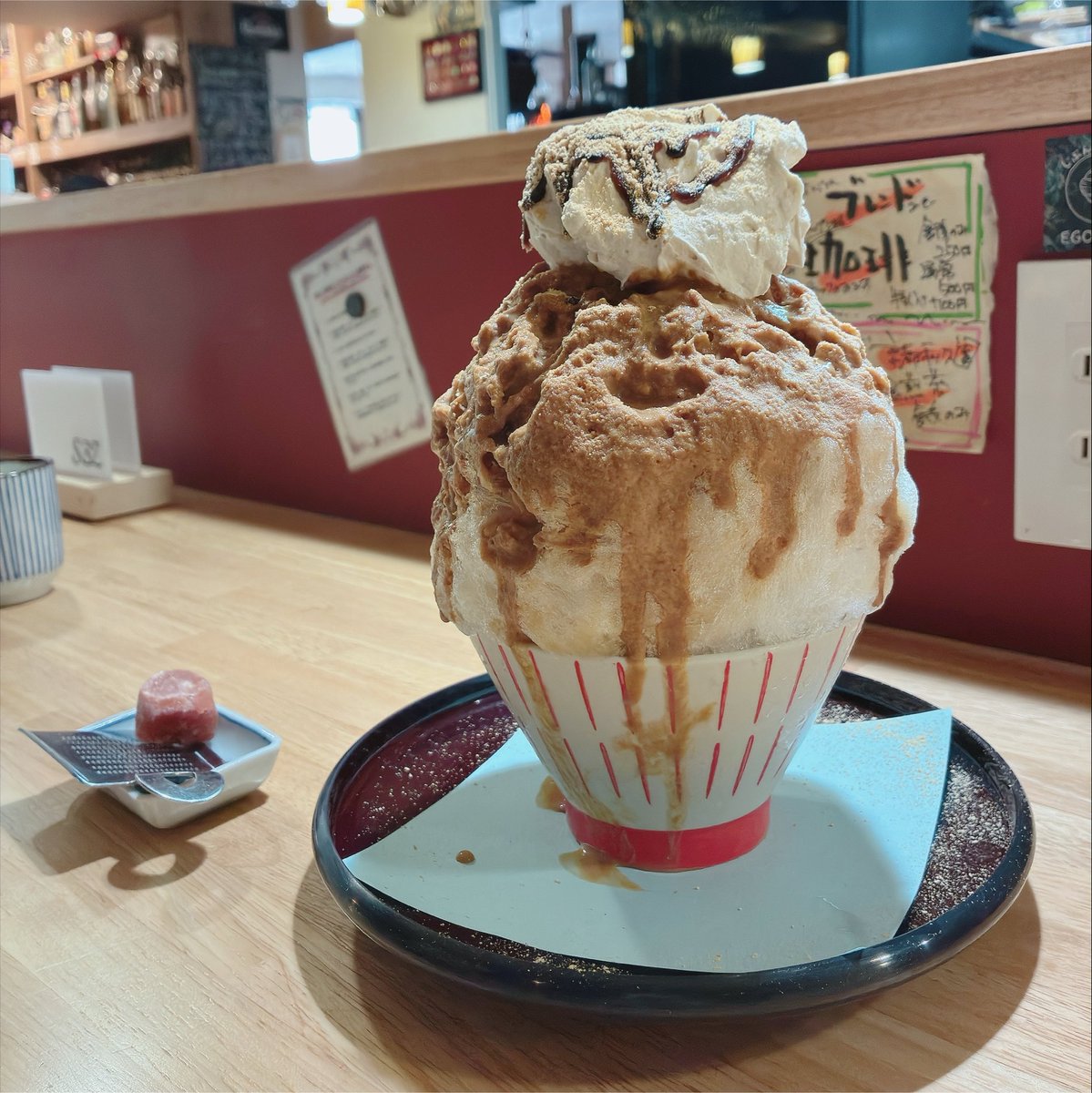 hirochu77's tweet photo. キーマカレー牛すじかき氷
きな粉バター黒豆かき氷
台湾パインかき氷
たべてきたよー https://t.co/Y9mubi311v