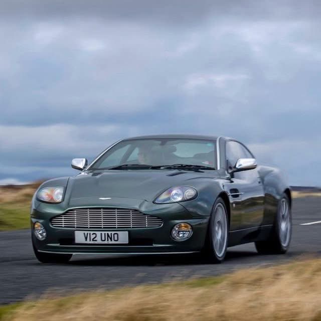CarManToday's tweet photo. #AstonMartin V12 Vanquish S https://t.co/5FvsfNP3YW