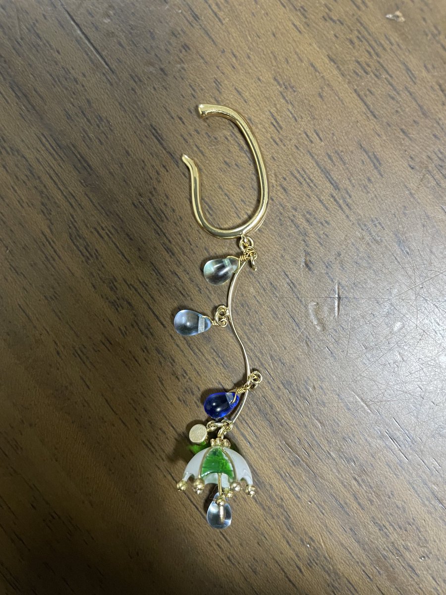 mais_24's tweet photo. 一目惚れして買った、イヤーカフ♪
ピアスと併せて使ってみよう。
#moze https://t.co/EOmdfhQ0A0