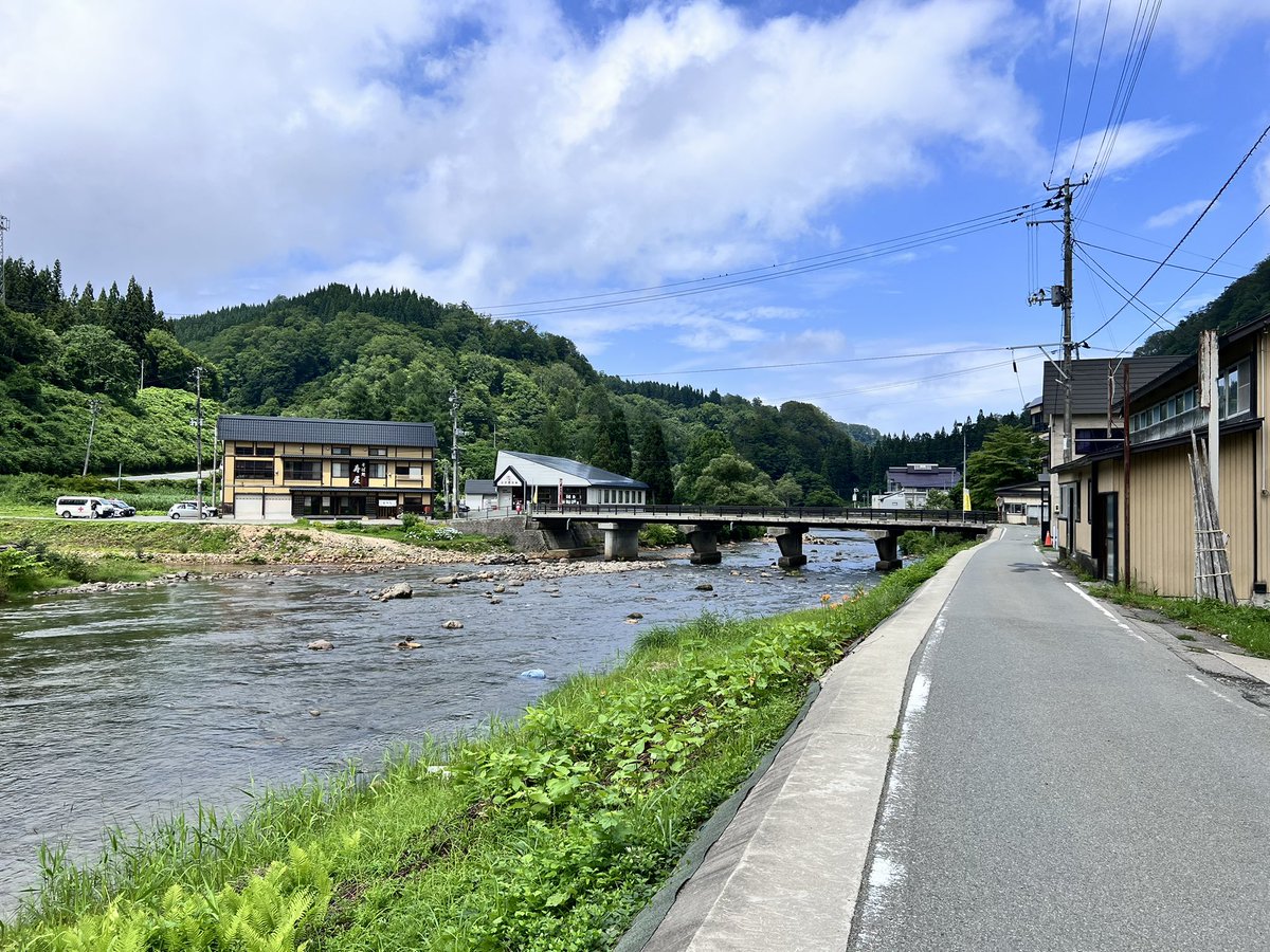 ZOOGOGO3's tweet photo. #山形 #大蔵村 #肘折 #肘折温泉 ♨️

#時差投稿
2026.07 #ひとり湯治 2日目♪

お宿に戻って少し休んで
また お散歩✨

#銅山川 沿いを歩いて 寿屋さんへ
お昼をいただきに😋 https://t.co/MI20fni6d5