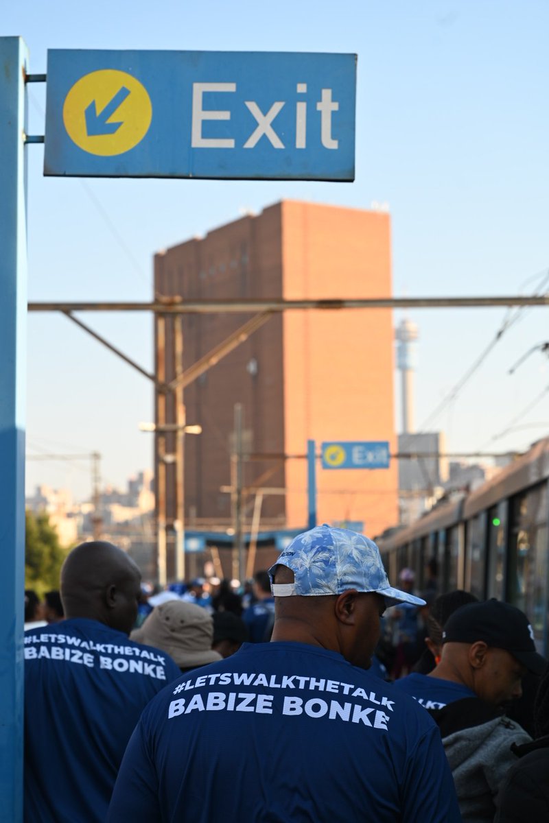 PRASA_Group's tweet photo. Trains are operating from Ellis Park station to Park station every 15 minutes . Enjoy the performances and the vibes at Johannesburg stadium.  
#WalkTheTalk | #PRASA | #PeoplesTrain | @Radio702 | https://t.co/Z6wCtYflTD