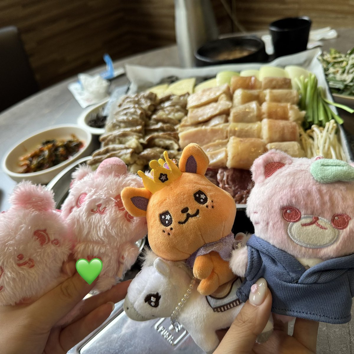 hsiw4wish's tweet photo. 절거웠던 생일주간 여자들의 모임 ૮꒰ྀིo̴̶̷̤⩊o̴̶̷̤꒱ྀིა https://t.co/HZD4Cgm38q