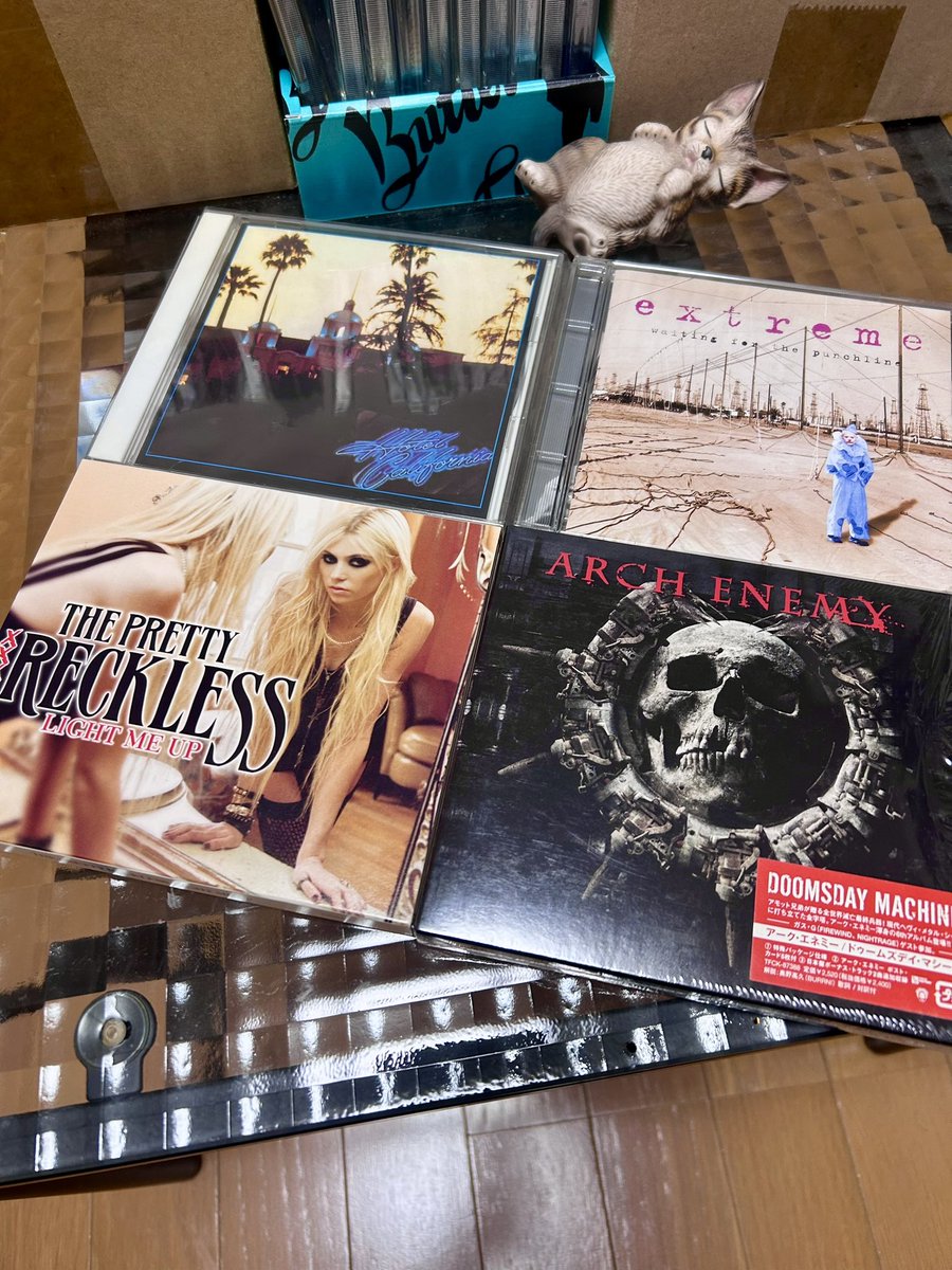 DreamCh24621504's tweet photo. Hi, guys.
How was your weekend?
I listened to these CDs on July 26th, 2026.
Hotel California / Eagles🇺🇸
R.I.P. #RandyMeisner ☦️
Waiting for the Punchline / Extreme🇺🇸
#GaryCherone
Light Me Up / The Pretty Reckless🇺🇸
#TaylorMomsen
#DoomsdayMachine / Arch Enemy🇸🇪
See you then. https://t.co/KsJKRsT05l
