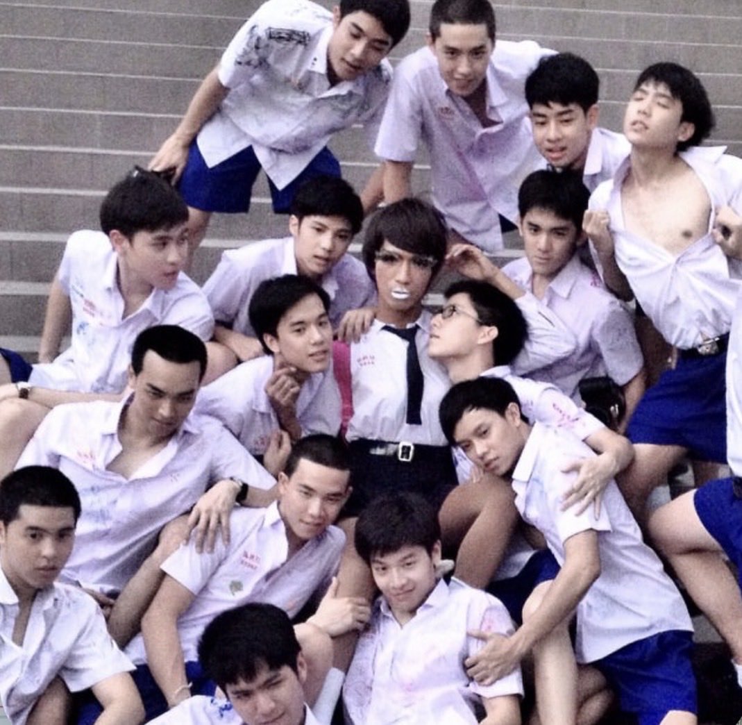 hissummerrose's tweet photo. เวลาเห็นสาววายชงให้ผชทั้งวงชอบเคะลูกตัวเอง https://t.co/ms5aARuL89