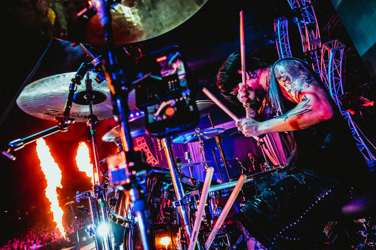 coldrain_jp's tweet photo. coldrain at OSAKA GIGANTIC MUSIC FESTIVAL 2026

1. NEW DAWN
2. CUT ME
3. CHASING SHADOWS
4. VENA
5. F.T.T.T
6. NO ESCAPE feat. KAITO (Paledusk)
7. THE REVELATION feat. Emily Arima (PassCode)
8. OPTIMIZE
9. EX-HUMANITY
10. FINAL DESTINATION 

🎧https://t.co/FSJEDrsi7K https://t.co/RqfHZu3nVz