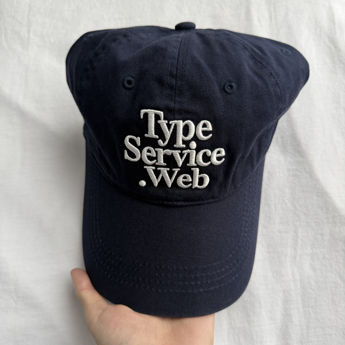 studio_doublep's tweet photo. TYPESERVICE.WEB หมวกแบรนด์ดังเกาหลี สีกรมเข้มปักโลโก้ผ้าดีมาก

✿ สภาพโดยรวม 10/10

 ✿  freesize สามารถปรับได้

 ✿  520.- ส่งฟรี https://t.co/mXs9JOse49
