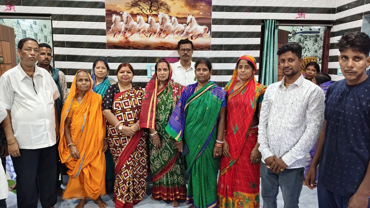 SubasiniJenaInd's tweet photo. #ଶୁଭ_ବିବାହ
ବସ୍ତା ବ୍ଲକ୍ ମଥାନୀ ପଞ୍ଚାୟତ ବଡ଼ଖୁଡ଼ି  ଗ୍ରାମ ନିବାସୀ ଶ୍ରୀଯୁକ୍ତ ଶ୍ୟାମସୁନ୍ଦର ପ୍ରଧାନଙ୍କ ସୁପୁତ୍ରଙ୍କ ଶୁଭ ବିବାହରେ ଯୋଗଦେଇ ଆୟୁଷ୍ମାନ ବିଶ୍ୱଜିତ ଏବଂ ଆୟୁଷ୍ମତୀ ଜୟଶ୍ରୀଙ୍କୁ ଆଶୀର୍ବାଦ ପ୍ରଦାନ କରିବା ସହିତ ଉଭୟଙ୍କ ଆନନ୍ଦମୟ ଦାମ୍ପତ୍ୟ ଜୀବନ କାମନା କଲି।
#MarriageEvent
#Basta #Mathani #Badakhudi https://t.co/snYMFoKJgS