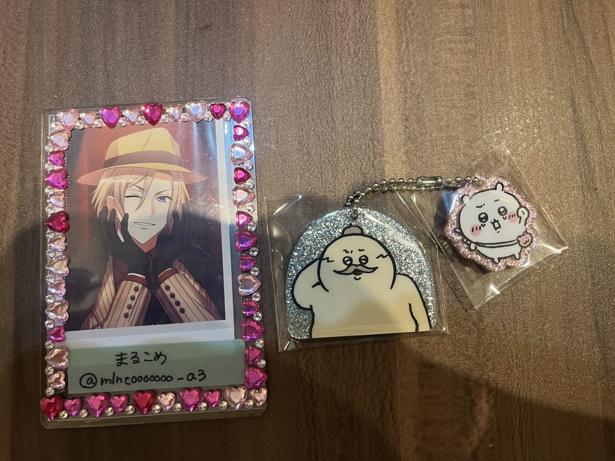 mIntooooooo_a3's tweet photo. 【交換・譲渡】ちいかわ ラメアクリルキーホルダー

譲)ちいかわと島二郎

求)ハイヤッハー(うさぎ)、日焼けトリオまたは定価(400円)+送料

郵送または横浜駅周辺手渡し可能。
※送料は郵送の場合のみ
検索からでもお気軽にお声がけください。 https://t.co/1RvkDzwsWb
