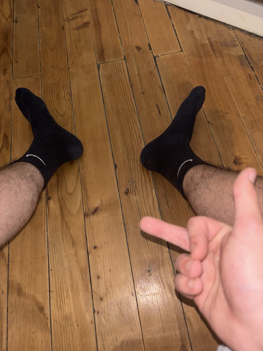 MilitaireEnTN's tweet photo. L'odeur qui fait ramollir ton cerveau, à genoux et décrasse tout ça 💪🏻

📬 DM ouvert.

#findom #findommale #moneyslave #footfetish #soumis #cashmaster #soumisfr #paypig #pied #alpha https://t.co/Urv46zj9vD