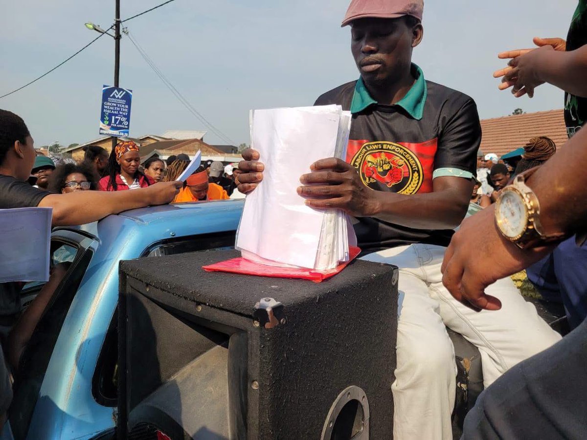 AdvoBarryRoux's tweet photo. Hundreds of Job Seekers Submit CVs During Employment March in Durban. Hundreds of job seekers from across eThekwini gathered to submit their CVs to Labour Law Enforcement (LLE) during a peaceful march held in the Durban suburb of Overport. https://t.co/SedLq32ysC