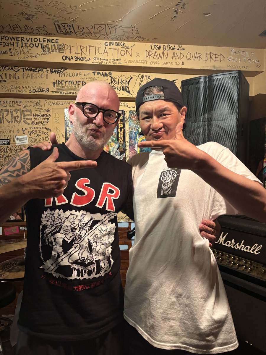 extremynegative's tweet photo. 昨日は三十数年前からやりとりしているEntrails Massacreに初めて会えて嬉しかった！

グラインドやってなかったらこんな出会いはなかった訳で、アンダーグラウンドなエクストリームミュージックには国境が無い証！

彼らのツアーはまだ続きますので、お見逃しなく！ https://t.co/C4uHaKEPyH