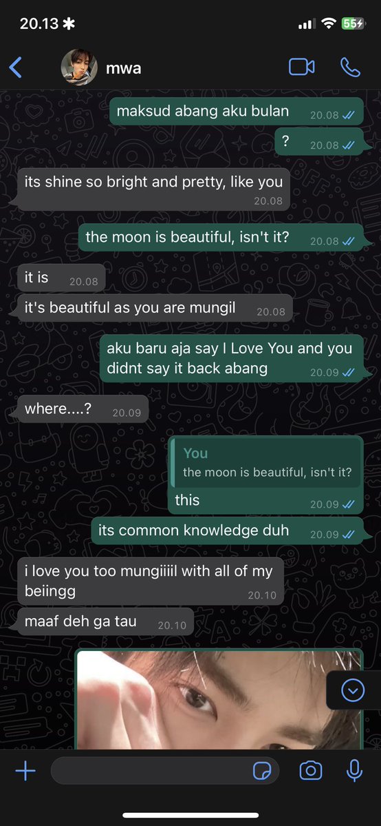 kkeonright's tweet photo. the moon is beautiful, isn't it? (abang &amp; mungil's leaked chat on whatsapp) https://t.co/ZEdKYpsoAg