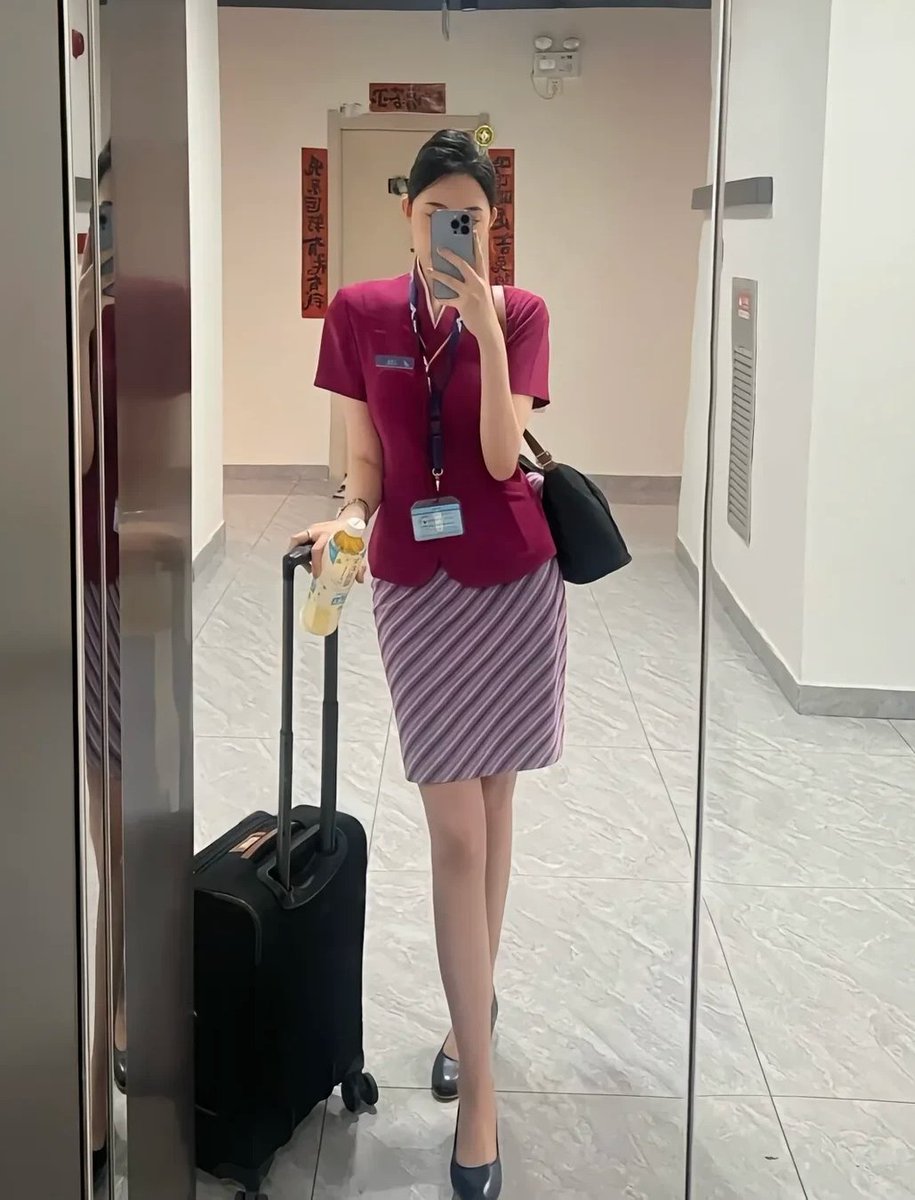TheWhyUpdate's tweet photo. 刚落地成都，就感受到了这里的热浪，没人接就自己打个滴滴呗！！！
#成都 #反差 #空乘日常 https://t.co/rWqAbF2YUG