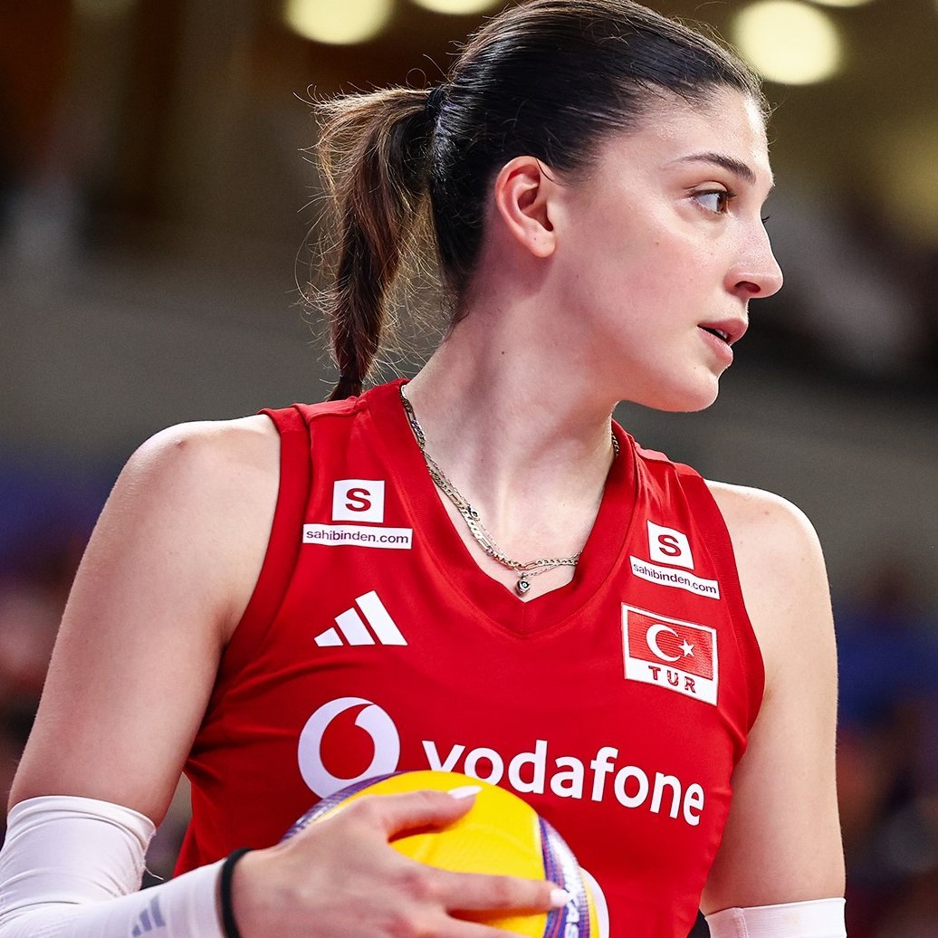 gibbybaris's tweet photo. ⚡️ İlkin Aydın x Brezilya ( 4 Set )

12/30 %40h, 1 hata, 2 bloklanma
2 blok, 1 ace
%57 pm, %23 mm ( 31 manşet, 1 hata )
15 sayı, +11 WL https://t.co/xx72Cw7Mtv