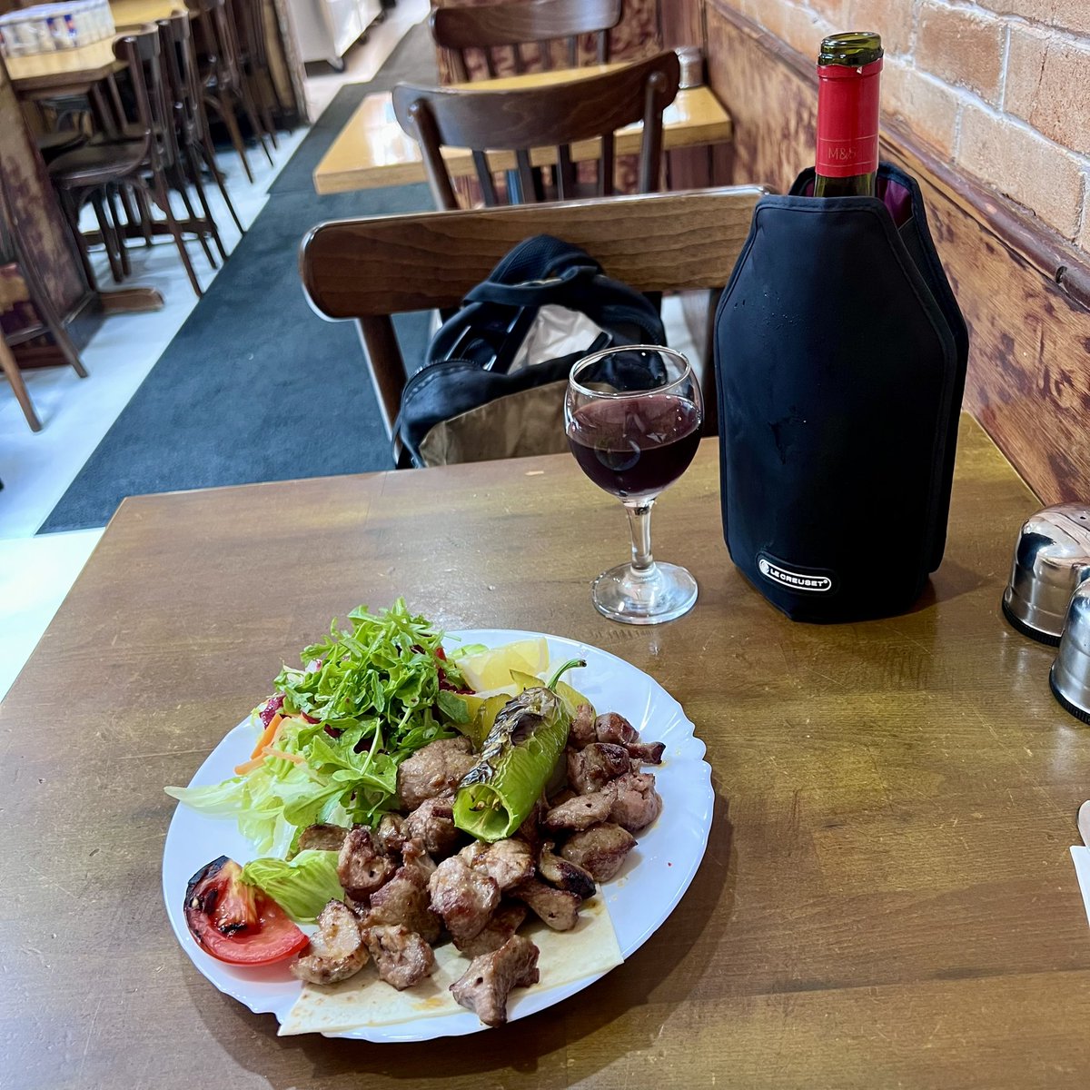 bellaphon's tweet photo. Habitual Saturday.

M&amp;S Classics No.20 Côtes du Rhône Villages 2024. Chilled at 16C.
Cop şış.

Mangal 1, Dalston.
.
.
.
#kebab #lamb
#londoneats #londonfood
#winepairing #wine #vin #vinho #wein #vino #Frenchwine #vindefrance
#vinfrancais #cotesdurhone https://t.co/lmyhkIOcRi