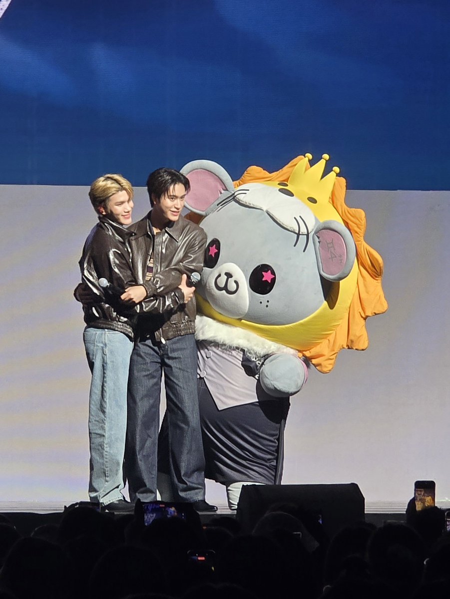 _lookkhunnoo's tweet photo. หนูดีใจมากๆที่หนูกับท่านพ่อเจมท่านพ่อโฟ้ดโฟ้ด ได้มาเจอกับทู้กคนในวันนี้ค้าบจี๊ดดดด 🥰
#GeminiFourthFMinTaipei2026
#LOOKKHUNNOO https://t.co/bjn8vojzTh