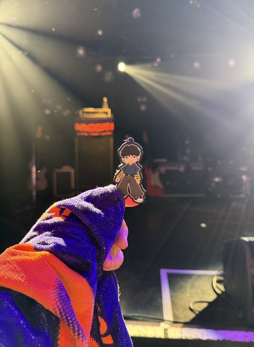 393_tan's tweet photo. キーホルダー似てるけど実際ちょい前髪短いのとずっと笑顔なのが可愛すぎました^^

私ずっと口パクしながらLIVE楽しんでた𓂃𓈒𓏸︎︎︎︎Lavtくん最高です🌟 https://t.co/OkVgfnSICS