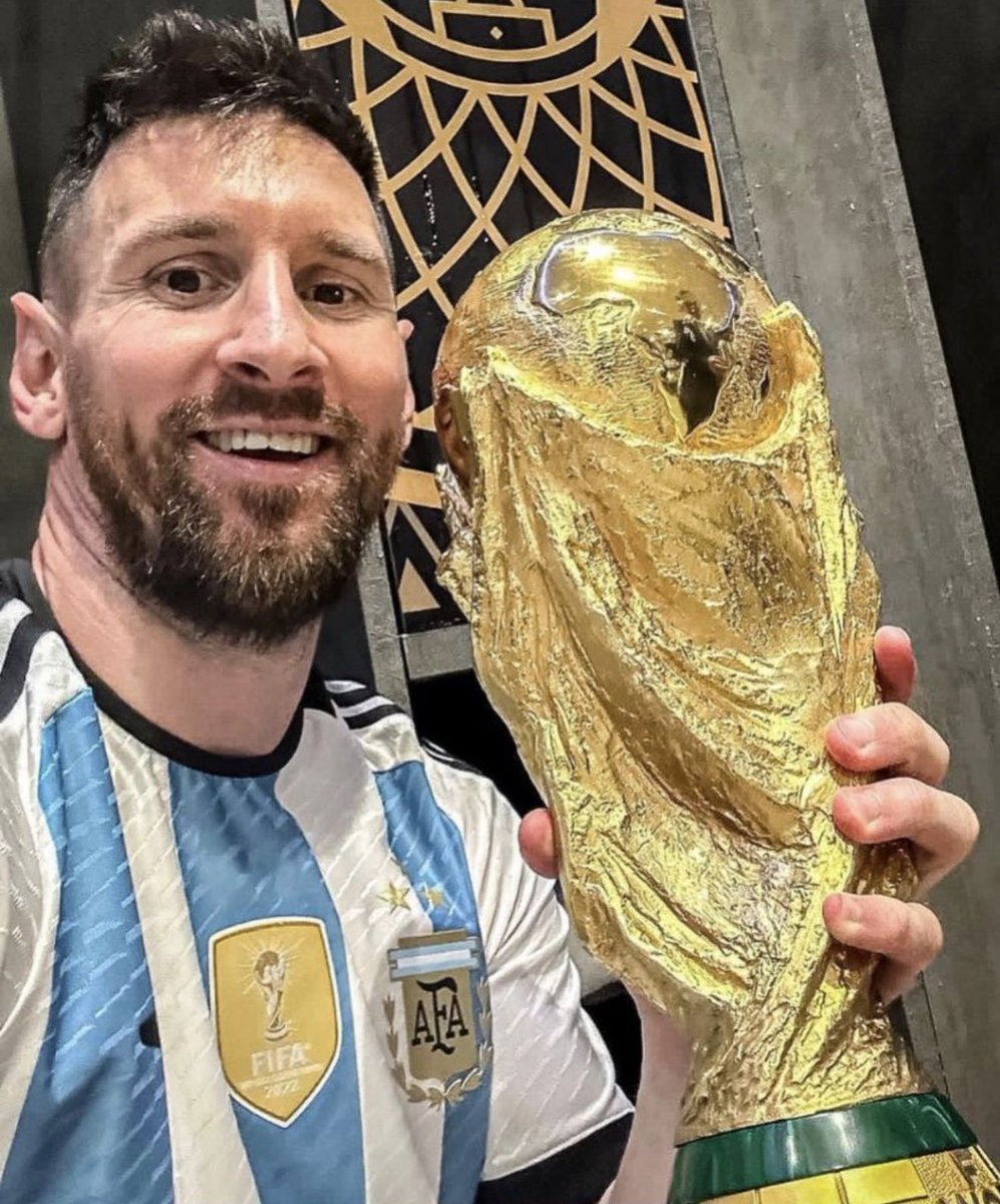 Leot6bb's tweet photo. @14nest @DanikRM_ Entonces me estás diciendo lo mismo de Penaldo..? gracias 🥰 al fin un mandril con cerebro https://t.co/GXFA6DrtqG