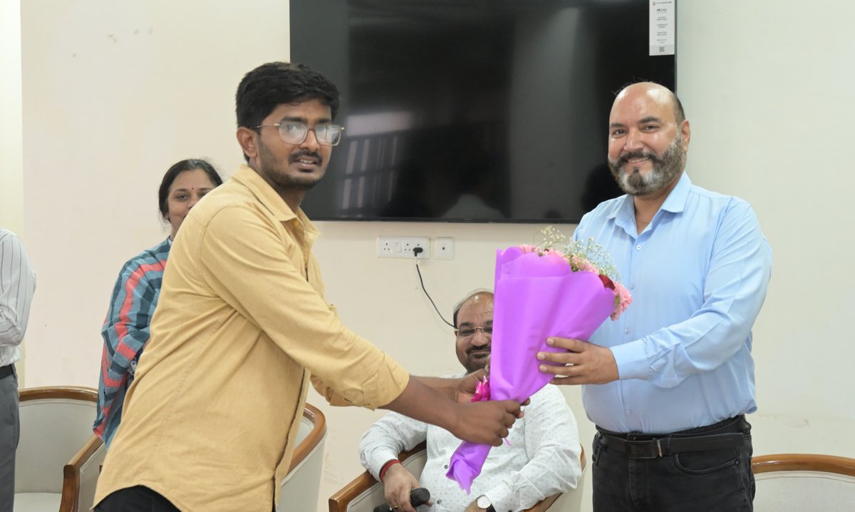 iaripusa1's tweet photo. Dr M. L. Jat, Secretary, DARE &amp; DG, ICAR, along with Dr Yashpal Malik, DDG (Education), visited ICAR-IARI, New Delhi, and interacted with students on various issues related to research, teaching, academic concerns, and new initiatives in Agricultural Education.
@icarindia https://t.co/9al4IqOMAM