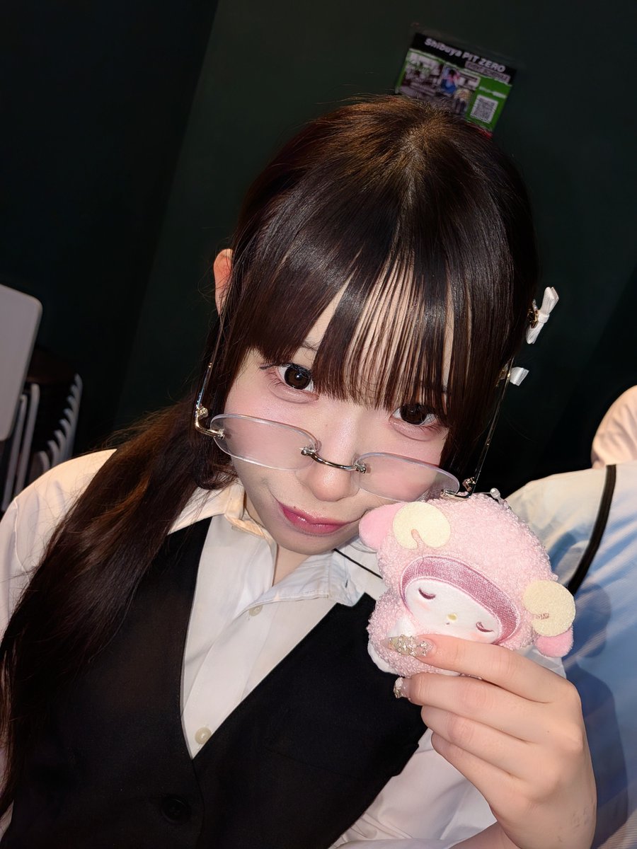 ema_tamiJR's tweet photo. ゔぃゔぃぶ　43Vibe!

現メイン現場の1推しの生誕祭です。

※ライブレポは集合チェキ参照

※ことことのチェキレポは…事件的なはなしなので、正直読んで欲しいかも(2枚目です。)

#ふぇすてぃばーわかもり師匠風のやつ https://t.co/foLRrKkzuu