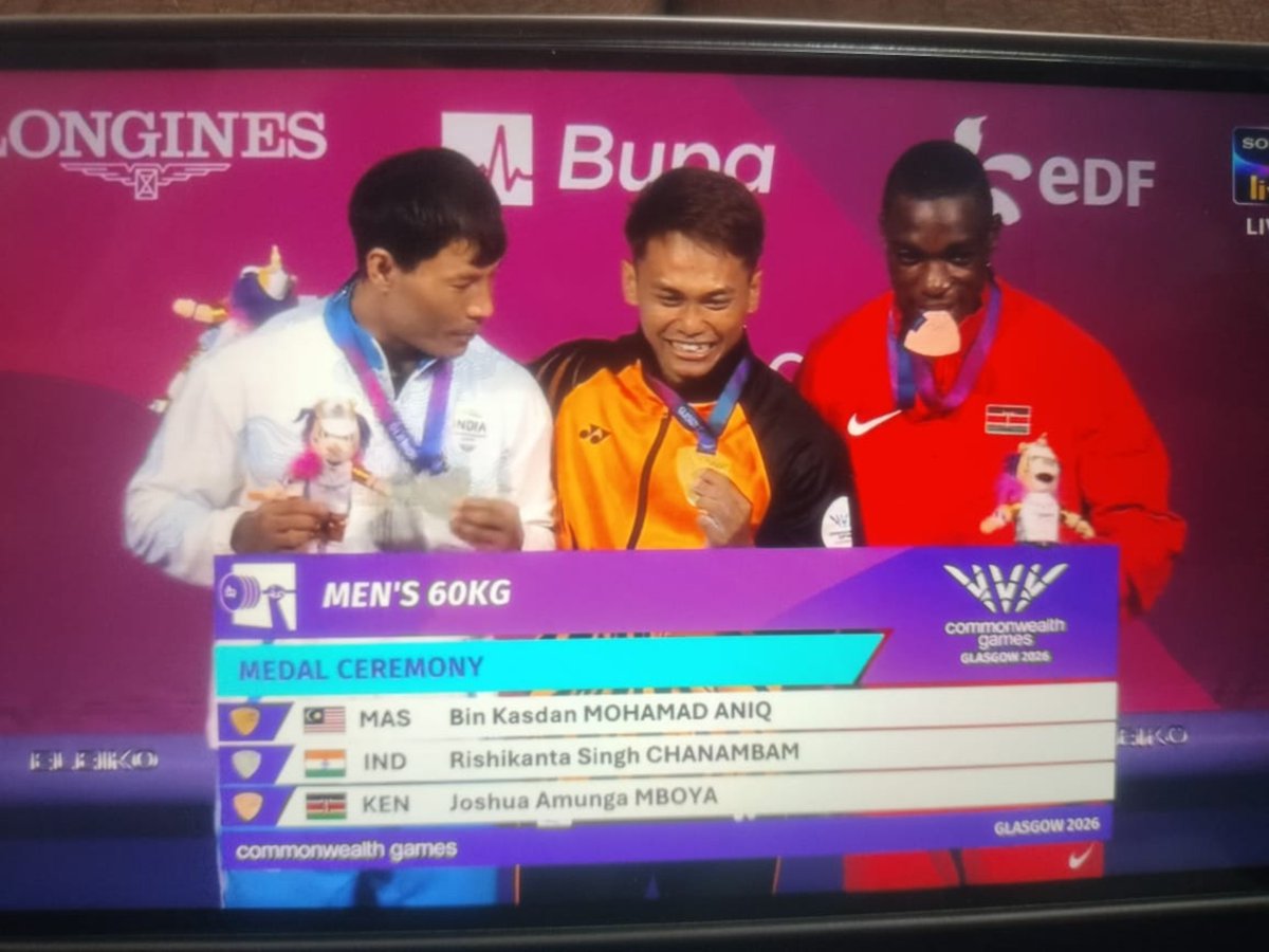 indiannavy's tweet photo. 𝗦𝗜𝗟𝗩𝗘𝗥 & 𝗔 𝗡𝗘𝗪 𝗖𝗪𝗚 𝗥𝗘𝗖𝗢𝗥𝗗! 🥈🏋️‍♂️🇮🇳
​
Huge moment for the country and the @indiannavy as Chanambam Rishikanta Singh, CPO (PT) clinches 𝗦𝗜𝗟𝗩𝗘𝗥 in the 60 kg Weightlifting category at #CWG2026!

​Total Lift: 264 kg (121 kg Snatch + 143 kg Clean & Jerk)

Games Record: 𝗛𝗶𝘀 121 𝗸𝗴 𝗦𝗻𝗮𝘁𝗰𝗵 𝗰𝗿𝗲𝗮𝘁𝗲𝘀 𝗮 𝗯𝗿𝗮𝗻𝗱-𝗻𝗲𝘄 𝗖𝗼𝗺𝗺𝗼𝗻𝘄𝗲𝗮𝗹𝘁𝗵 𝗚𝗮𝗺𝗲𝘀 𝗥𝗲𝗰𝗼𝗿𝗱!

​𝘽𝙧𝙖𝙫𝙤 𝙕𝙪𝙡𝙪, Rishikanta! You've made the nation proud. ⚓💪

​#Glasgow2026 
#CommonwealthGames 
#Weightlifting #IndianNavy

@Media_SAI @SpokespersonMoD