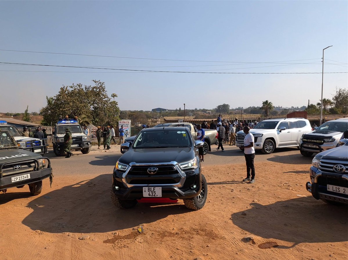 zambianwhistle's tweet photo. Police block access roads in Chambishi where Brian Mundubile and Makebi Zulu are expected to hold a rally. https://t.co/R42OyH9WBl #ZWB https://t.co/AuyW3URYza