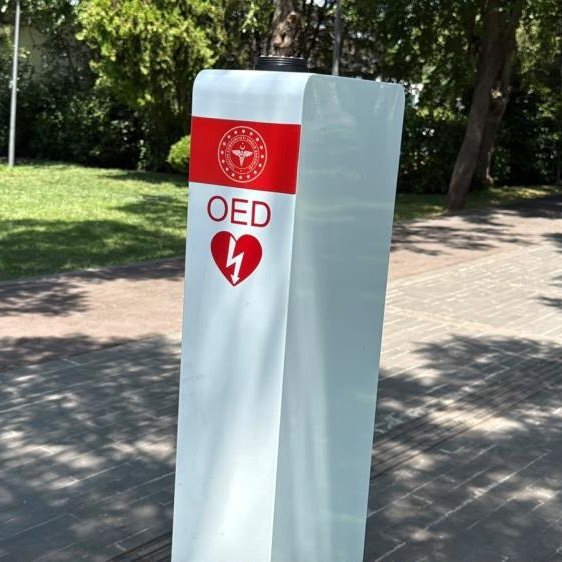 SoranTurkk's tweet photo. Diyarbakır’da ani kalp durmalarına müdahale için yerleştirilen OED cihazları kimliği belirsiz HIRTLAR tarafından çalındı. https://t.co/YV65PgnAXk