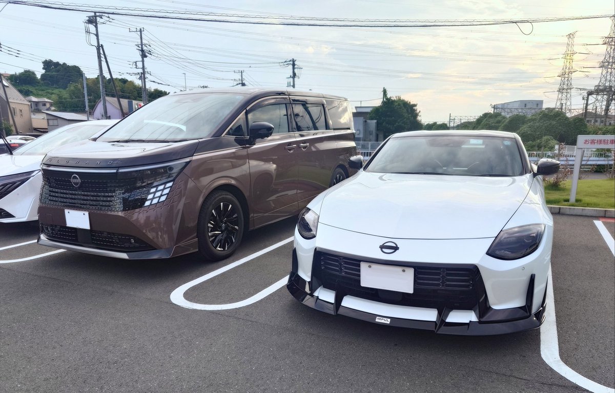 BNRZ34's tweet photo. 初めての車検済ませました。
エルグランド沢山の方が見に来られてました。選ぶならお揃いの白かなぁ。🤔

年1,000kmも走ってない。😖

#RZ34, #新型エルグランド https://t.co/a0bqwUHTlt