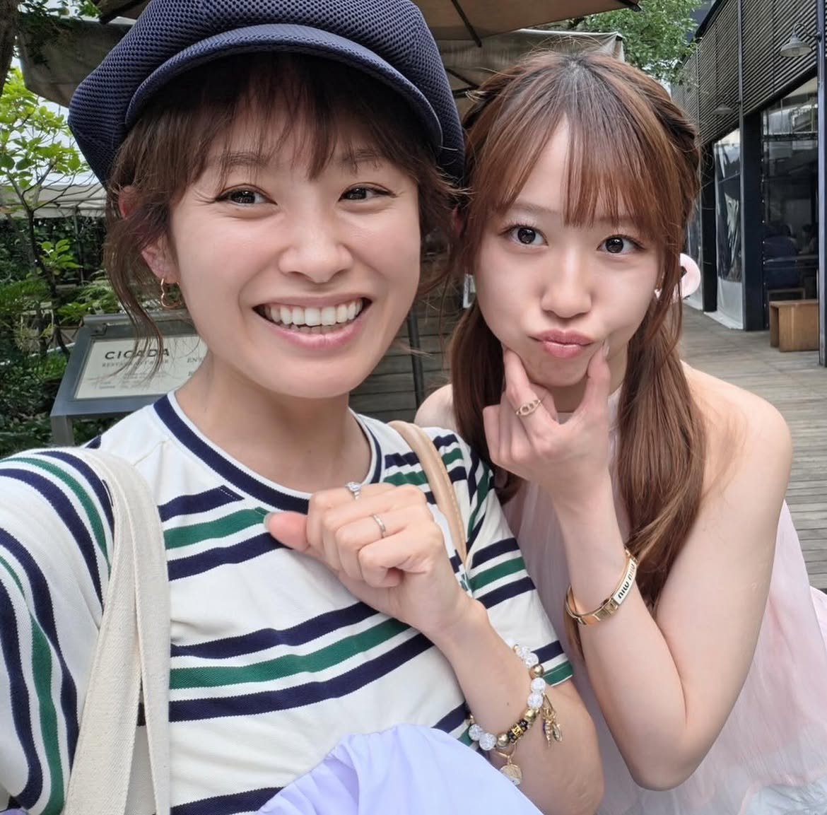 Ai_Believe2001's tweet photo. モーニング娘の6代&amp;11代リーダー💛💜
#高橋愛 #野中美希

https://t.co/8xjQPbmAnJ https://t.co/U23IL75b5w