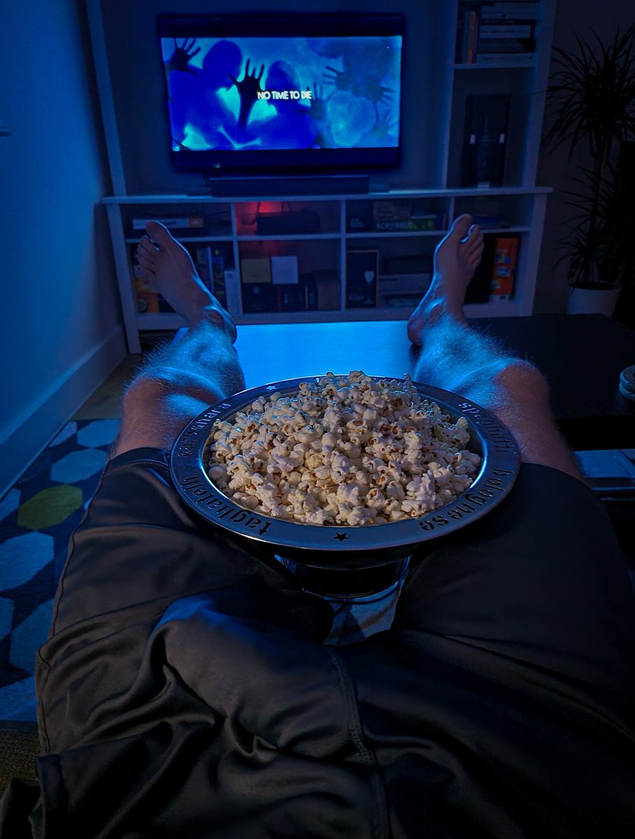 HerrGothRuss's tweet photo. Решил устроить себе неБОЛЬШОЙ перекус🌽
I decided to have a big snack.🫝 https://t.co/uD2JVEUIW6