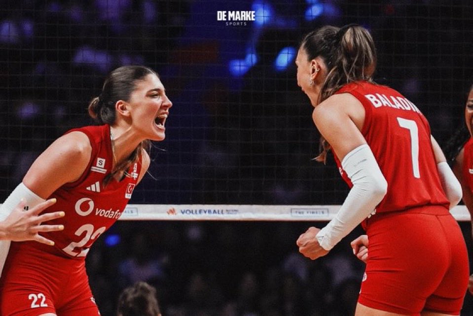 mchristens10's tweet photo. şampiyon takımın as smaçörleri https://t.co/nCAaEegbmg