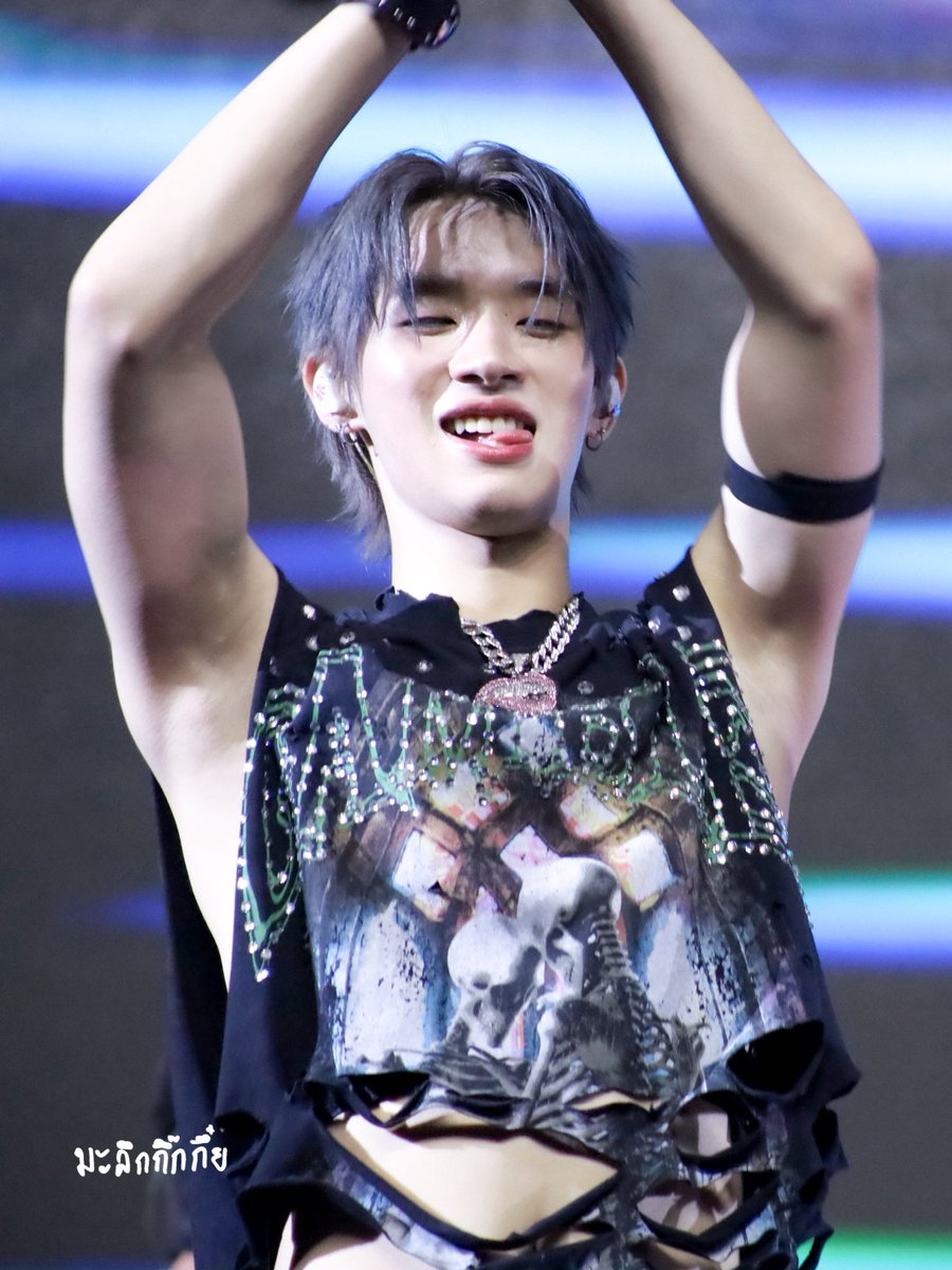 PtrpIngg's tweet photo. เราเรียกสิ่งนี้ว่าเสื้อได้หรอคะ 55555

LYKN AT MONSTER 2026
#MonsterMusicFestival2026xLYKN #hongshihoshi https://t.co/MHJbWw4coD