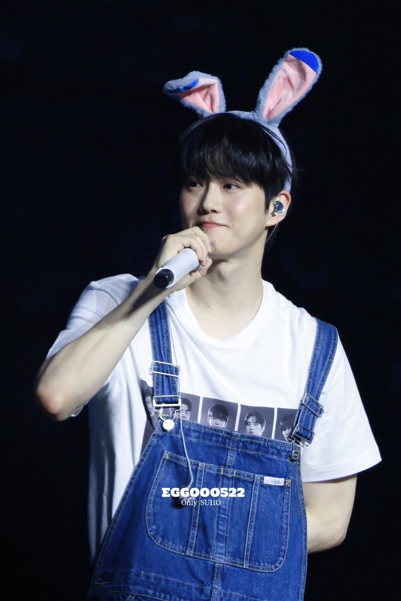 EGG000522's tweet photo. 260726 EXhOrizon in singapore d2
🐰🐰🐰😭
#수호 #SUHO #준면 #김준면 #スホ #金俊勉 https://t.co/MWb7cavqf2