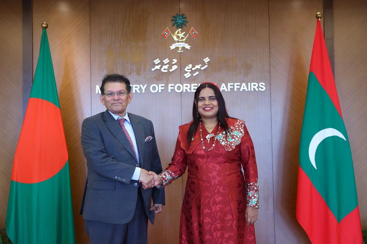 MoFAmv's tweet photo. FM @IruthishamAdam extended a warm welcome to the FM of Bangladesh, H.E. Dr. Khalilur Rahman, at the Ministry of Foreign Affairs, today. His visit reaffirms the strong bilateral relations between our nations &amp; underscores shared commitment to expand multifaceted cooperation.🇲🇻-🇧🇩 https://t.co/lINBVJ1Ee4