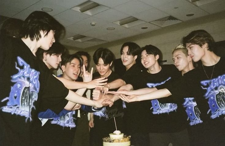 iiyosh_'s tweet photo. @zeeforlngsure Sejauh apapun ngestand grup lain, aku tetap bakal balik ke treasure..... suka bgt sama persaudaraan merekaa, tentang bgamana mereka perform di atas panggung yang sungguh membuat takkjubbb. klian harus tetap ber10 yah... pliss jgn Ada yg pergi lagi🫂🥹 https://t.co/7PIlTsBL1j