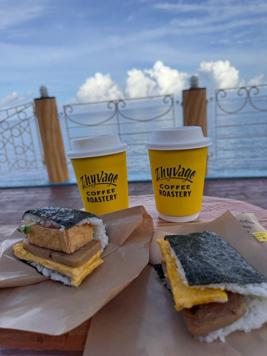 sei_snoo's tweet photo. 彼氏のサプライズお誕生日旅行2日目！
沖縄の海をこれでもかとばーっちり楽しんだ🌊🌴
 #古宇利島
 #ハートロック
 #ムーンビーチ
 #ゲイ https://t.co/8F3o6teEcs
