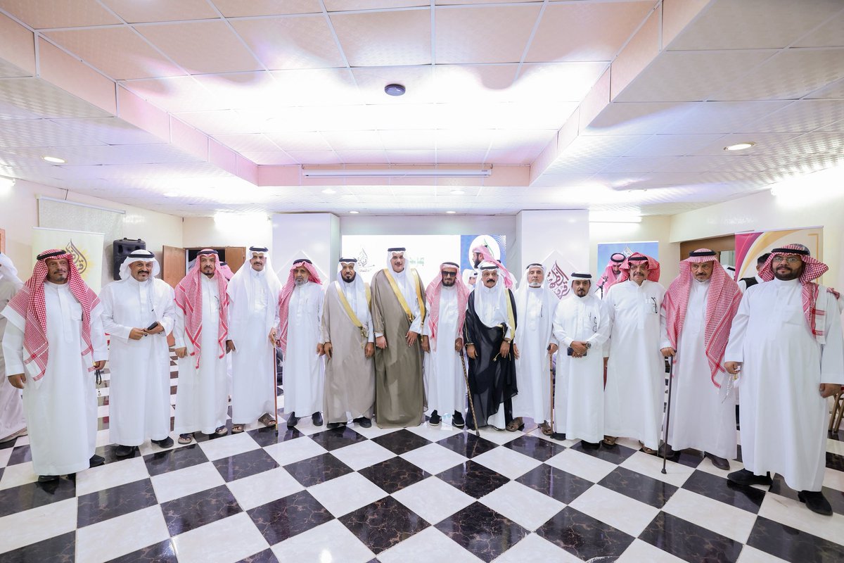 duhra2030's tweet photo. 📸 
جائزة التفوق العلمي لقرية الظهرة بمحافظة ميسان في عامها السادس عشر ١٤٤٧هـ لتكريم المتفوقين و المتفوقات في المراحل التعليمية المختلفة، تحت رعاية وتشريف محافظ محافظة ميسان الاستاذ: محمد بن مسعد الحكمي. https://t.co/ppyfFq8S9D