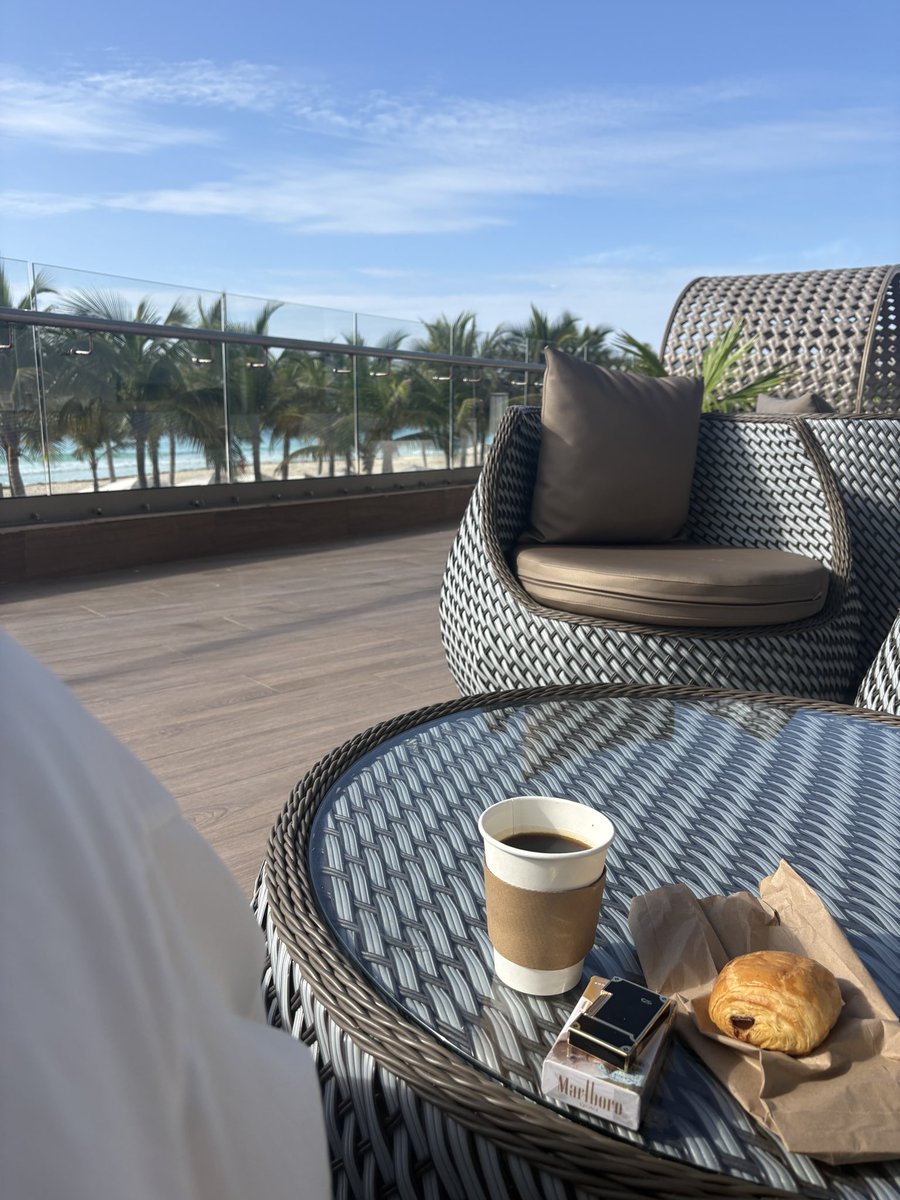 TheMissCurve's tweet photo. In my happy place here in Mexico.

I still have a session available on the weekend of my return (Sat 8th, the Sunday is now fully booked)

Can all followers repost as I’m still being refused an overturn on my original account 🖤 https://t.co/8TVmtCkFCs