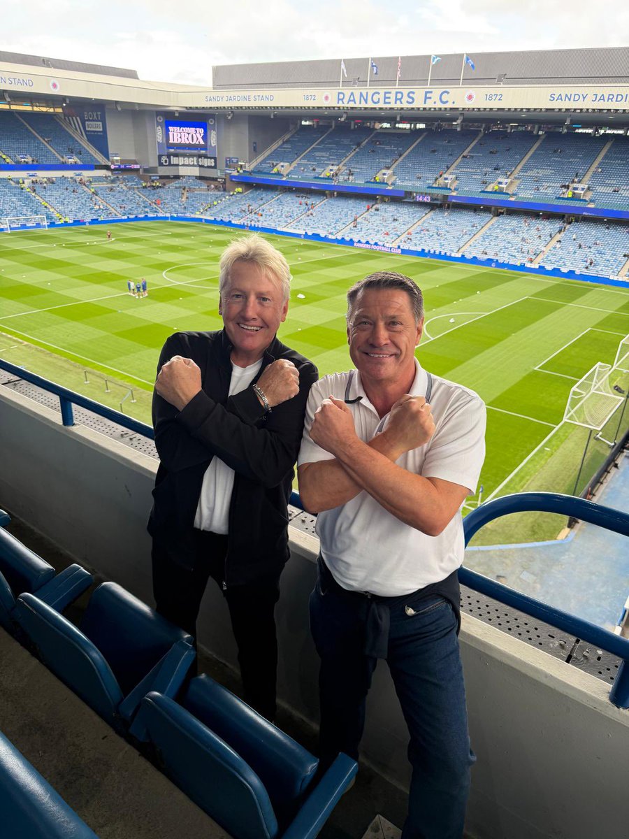 TonyCottee9's tweet photo. Great to spend some time with Frankie and my mates in Glasgow …
Off to Ibrox now for my debut at the Stadium …
⚒⚒ https://t.co/E5NV5XoDiS