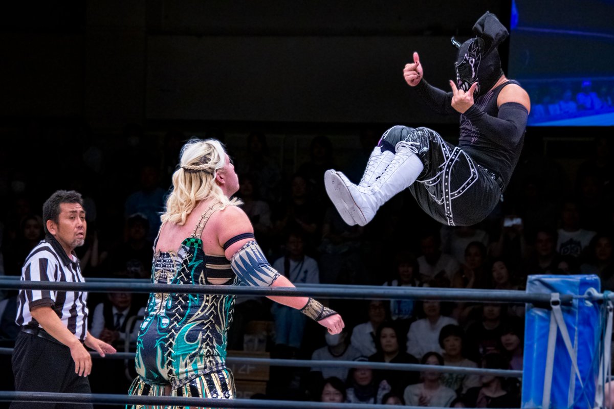 REDnoSyashin's tweet photo. 2026.7.26 後楽園ホール大会

今日も元気よくふぁっきゅー！

 #ddtpro
 #イルシオン 選手 https://t.co/JpsRt90LbU