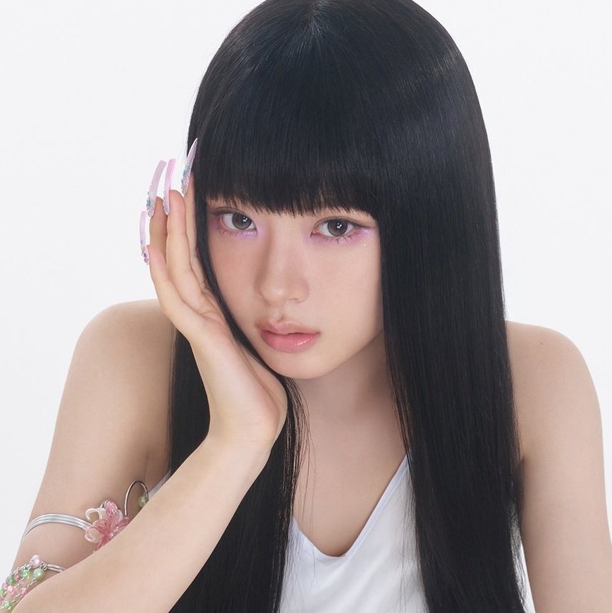 baehourlyyy's tweet photo. Kya and haum are twins in the same girl group https://t.co/Tf6qUAgi2t