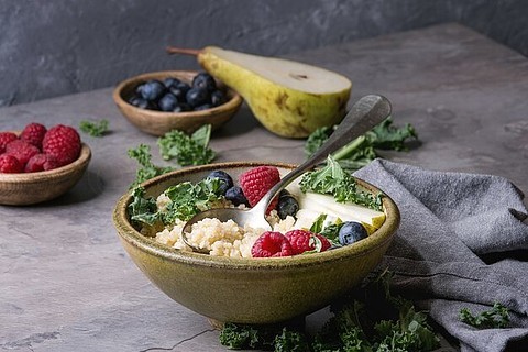 SheldonLC_PhD's tweet photo. Today’s cozy lunch hits different! Freshly made vegetable quinoa bowl – loaded with roasted cherry tomatoes, crispy kale, and a drizzle of lemon tahini sauce. No fancy stuff, just good fuel for the rest of the day. #EverydayEats https://t.co/9BKT4LUZEb