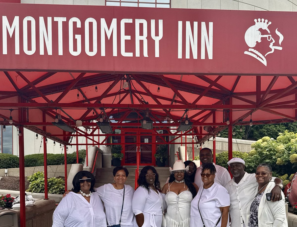 EdMathis_Cre's tweet photo. Hamilton County showed up in a big way this weekend.

Congratulations to Commissioner Alicia Reece on another outstanding Cincinnati Black Music Walk of Fame celebration. Bringing our community together over 450,000 Visitors!! @aliciareece @HamiltonCntyOH @CityOfCincy https://t.co/osWH9OjI5U