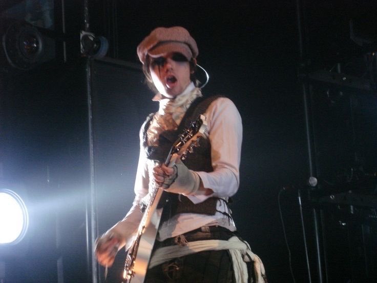 specificross's tweet photo. ryans best outfit https://t.co/1k6T9G3f9y