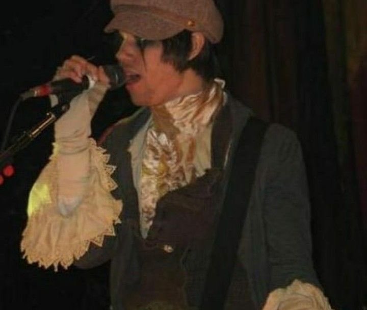 specificross's tweet photo. ryans best outfit https://t.co/1k6T9G3f9y
