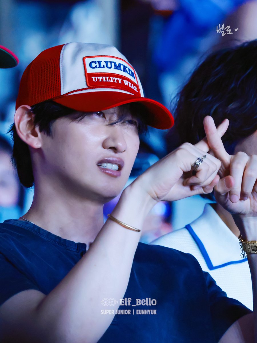 e_hxrry's tweet photo. 260726
Cr elf_bello
#은혁 #EUNHYUK 
혁재 왜케 이쁘고 귀엽지 https://t.co/WSZTfTBn9u