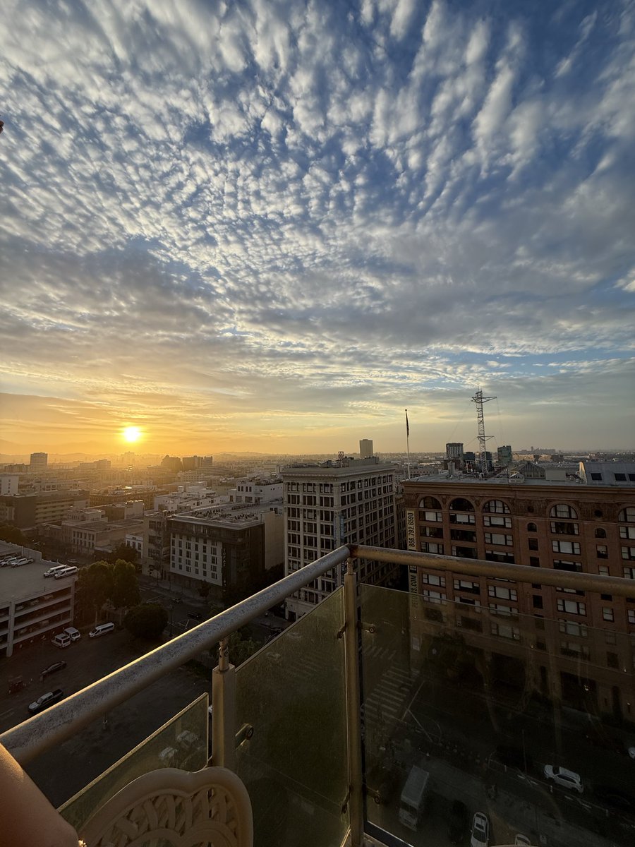 discodawll's tweet photo. Good morning Los Angeles https://t.co/q68M4Bj6e2