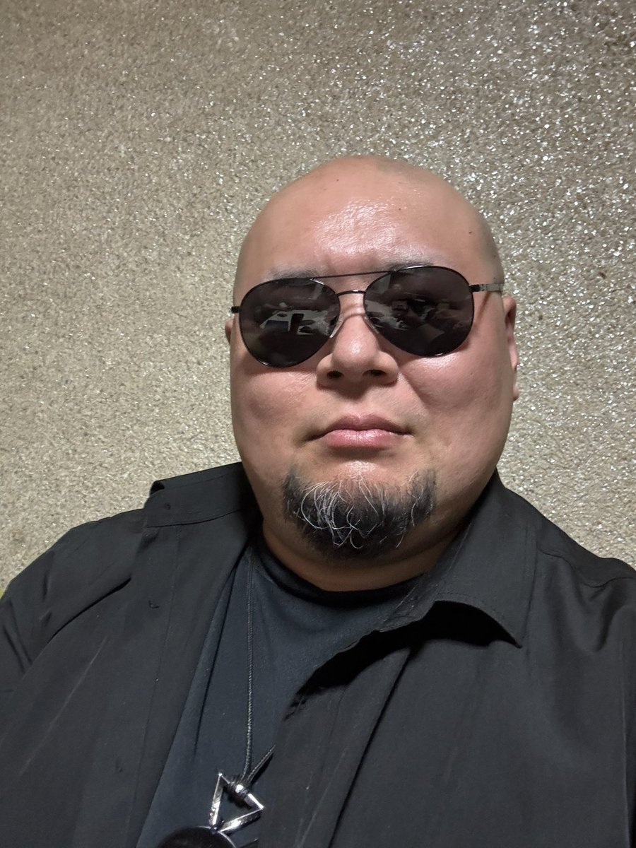 ysk1920's tweet photo. 誕生日プレゼントでサングラス2つとゲンスルーのメガネも貰えた。めっちゃハッピー。 https://t.co/u5HaL1DSvJ